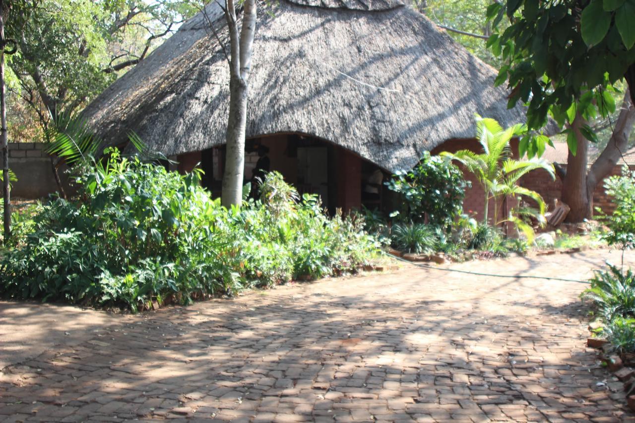 Mosi-Ua-Tunya Lodge Victoria Falls Eksteriør bilde