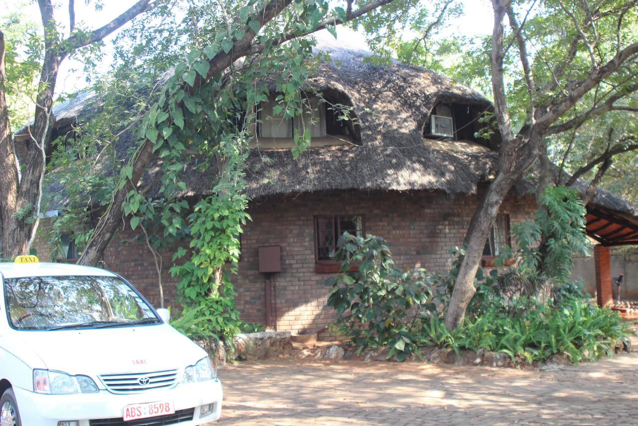 Mosi-Ua-Tunya Lodge Victoria Falls Eksteriør bilde